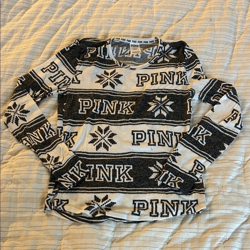 PINK Victoria's Secret Snowflake Pattern Sweater